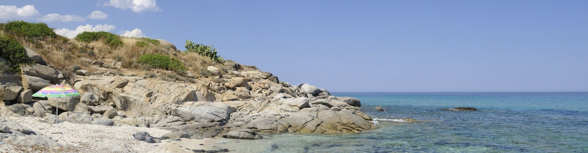 Strand vor der Anlage von Sant Elmo