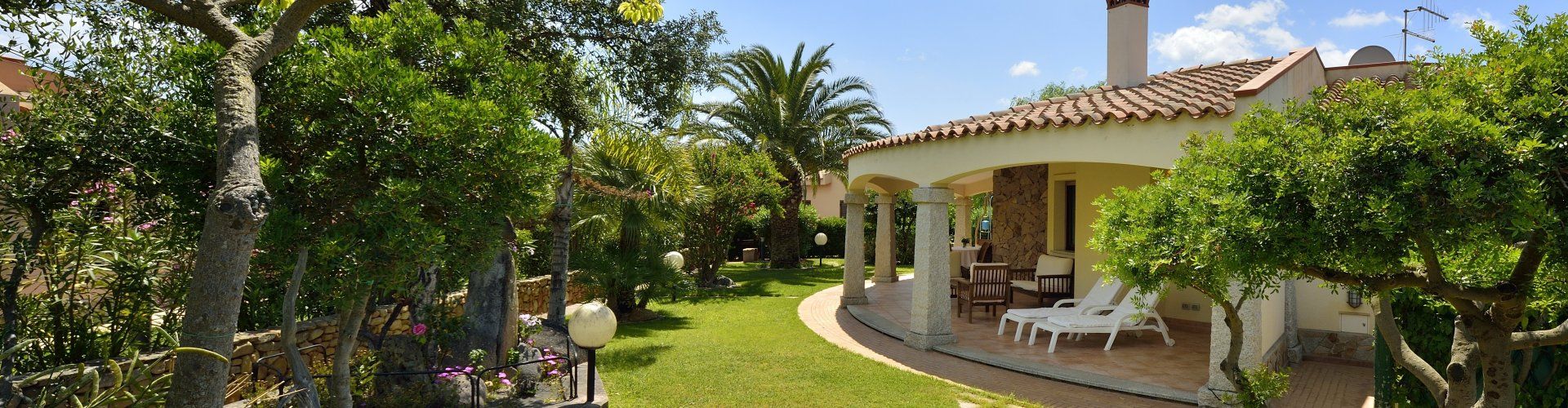 Villa Zoello 10 | Gepflegter, privater Garten und überdachte Terrasse Gepflegter Garten vor der Terrasse