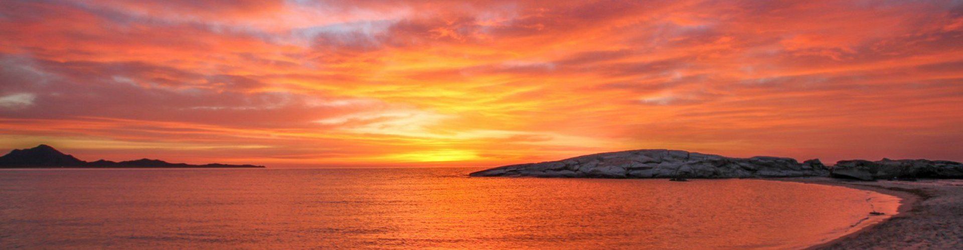Villa Le Ginestre 2 | Sonnenaufgang am Strand vor dem Haus Sonnenaufgang