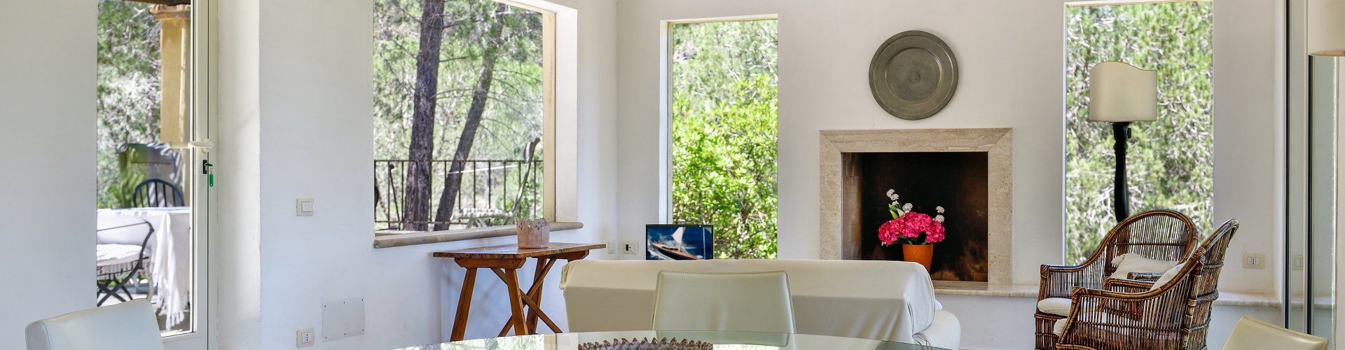 Villa Paradiso | Wohnzimmer mit Innenkamin New Picture 2018