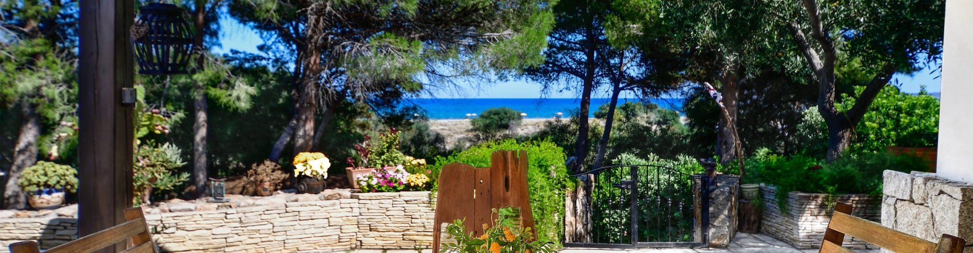 Villa Philippine | Blick auf das Meeer und den Strand vom Haus Terrasse mit Meerblick in Torre Salines