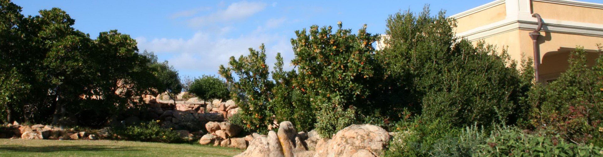 Villa Aquila Alta | Appartement Aquila Alta mit großem Garten und kleinem Pool Garten