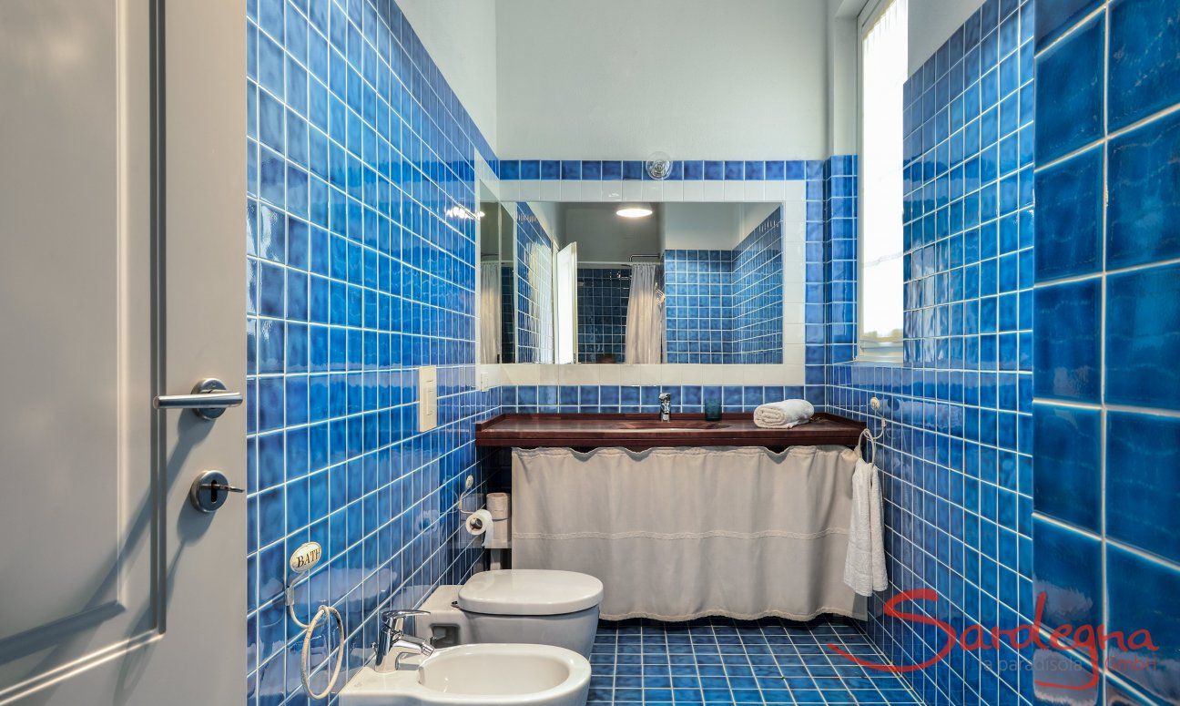 Li Conchi 13 | Ensuite Bad Ensuite Bad
