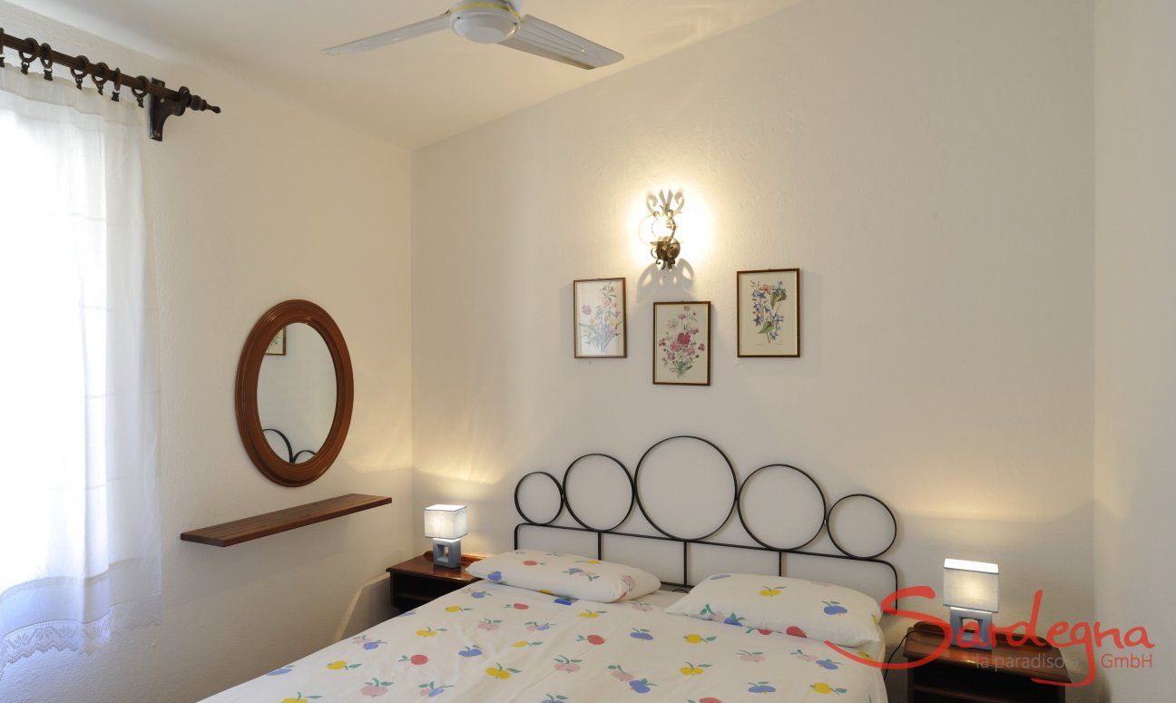 Villa Lentischio | Schlafzimmer 2 mit Doppelbett Schlafzimmer