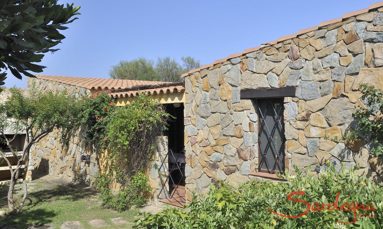 Casa Meloni 1 | Mediterran bewachsener Hauseingang Casa Meloni 1