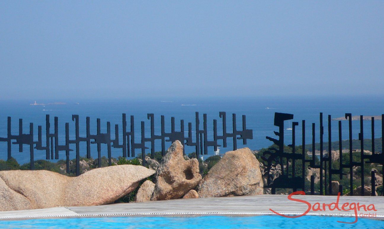 Villa Domus 17 | Pool eingebettet in Felsen Sardinien