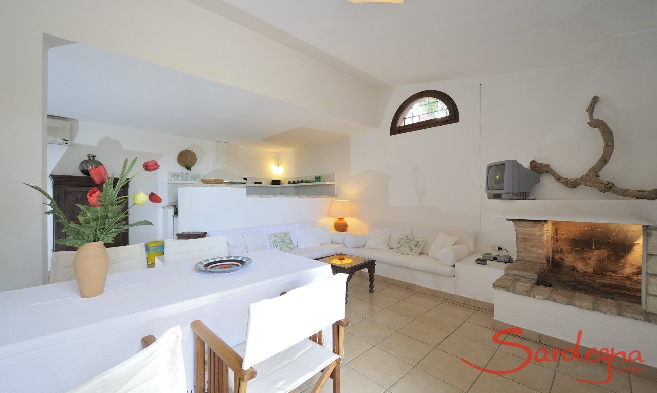 Villa Fiori 4 | Wohnzimmer mit Blick auf die offene Küche Wohnzimmer mit Blick auf die offene Küche