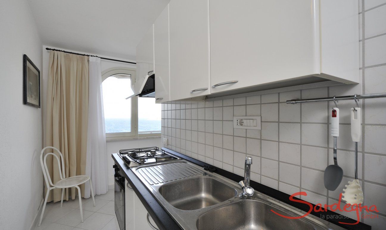 Apartment Azzurra | Küchenzeile mit allen wichtigen Geräten Küchenzeile mit allen wichtigen Geräten