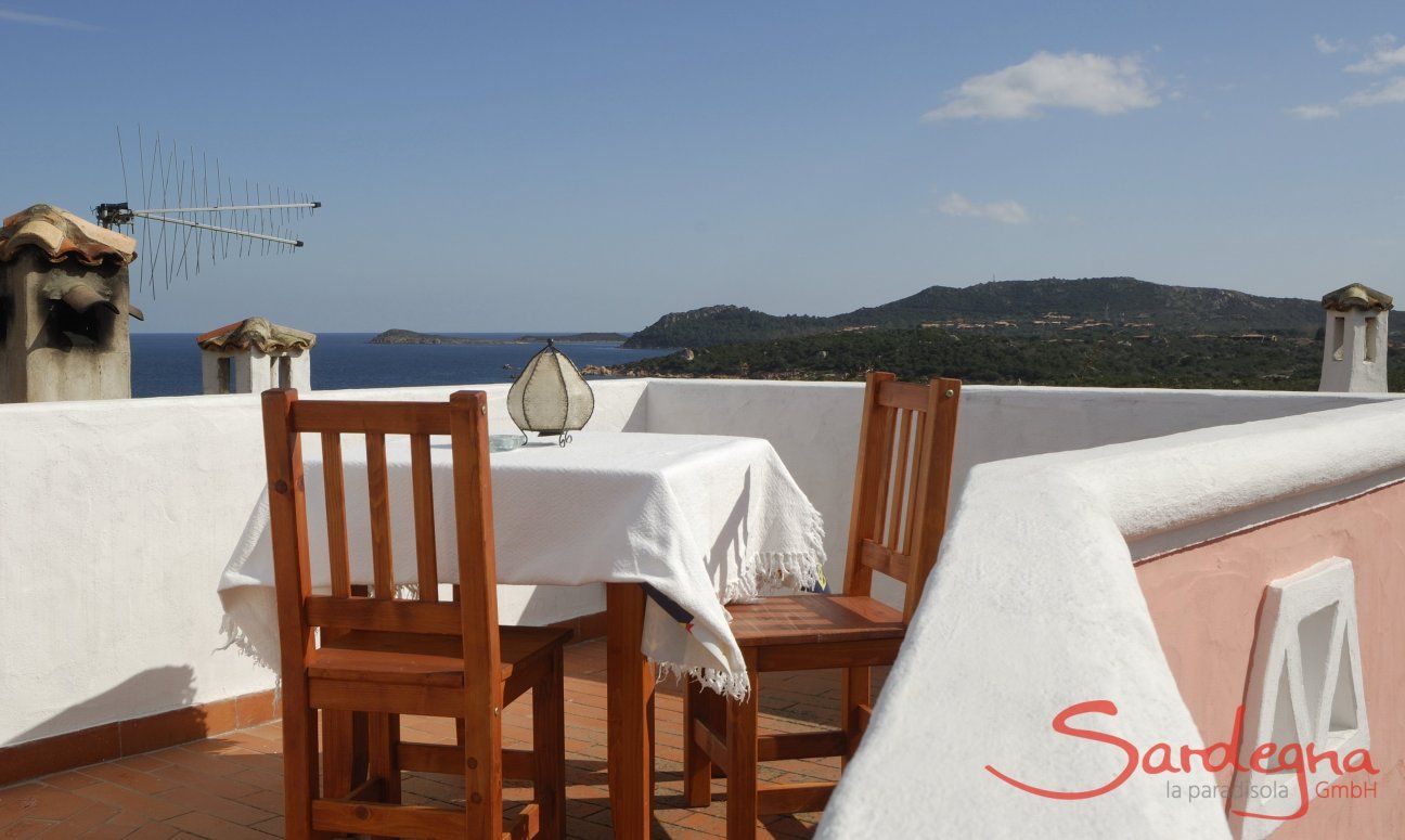 Villa Cala Ginepro | Dachterrasse mit Blick auf die Bucht und das Meer Dachterrasse mit Blick auf die Bucht und das Meer