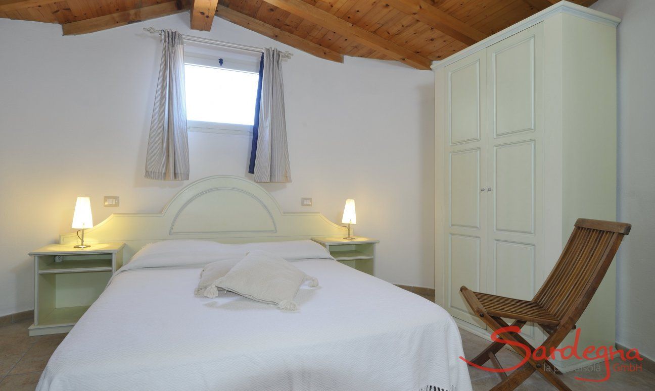 App. Pino | Geräumiges Schlafzimmer mit Doppelbett Schlafzimmer
