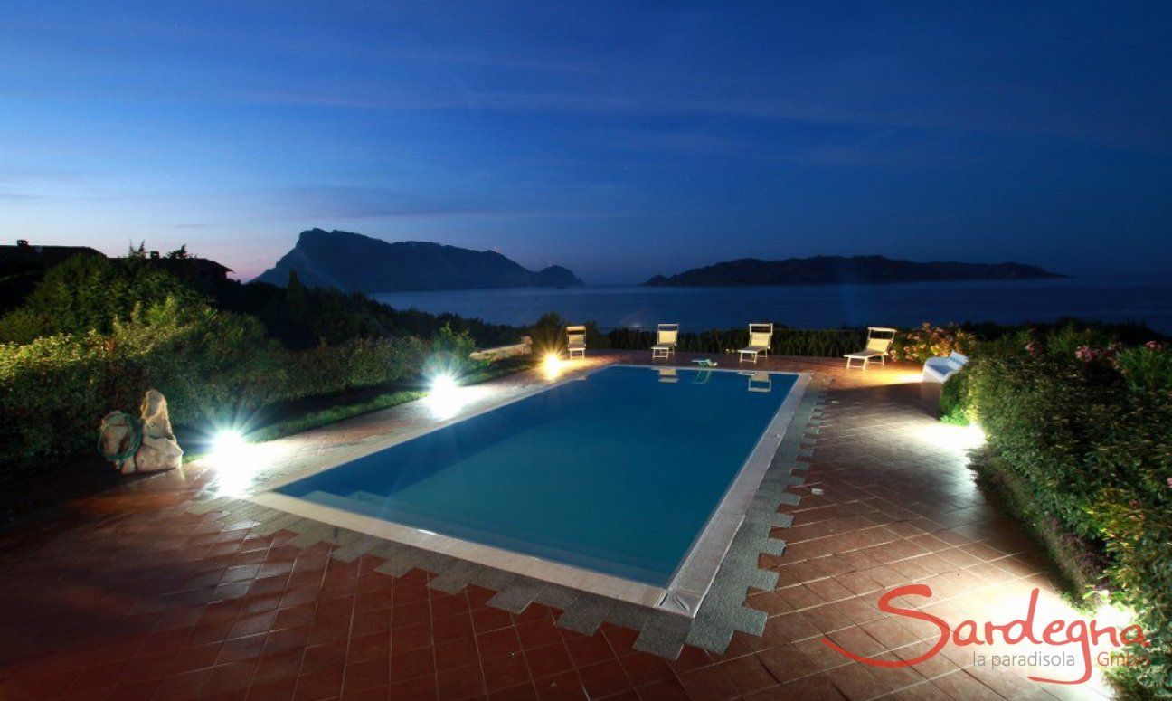 Villa Cala Ginepro | Privatpool bei Nacht Privatpool bei Nacht