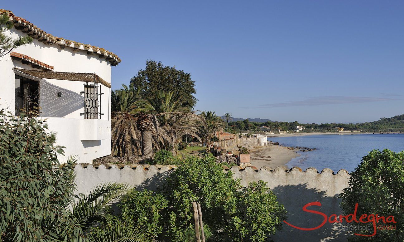 Villa Su Faru 1 | Hausansicht mit Strand und Meer Hausansicht mit Strand und Meer