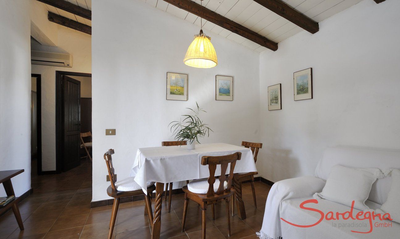 Casa Su Faru 4 | Wohnbereich mit Esstisch und Sofa-Ecke Wohnbereich mit Esstisch und Sofa-Ecke