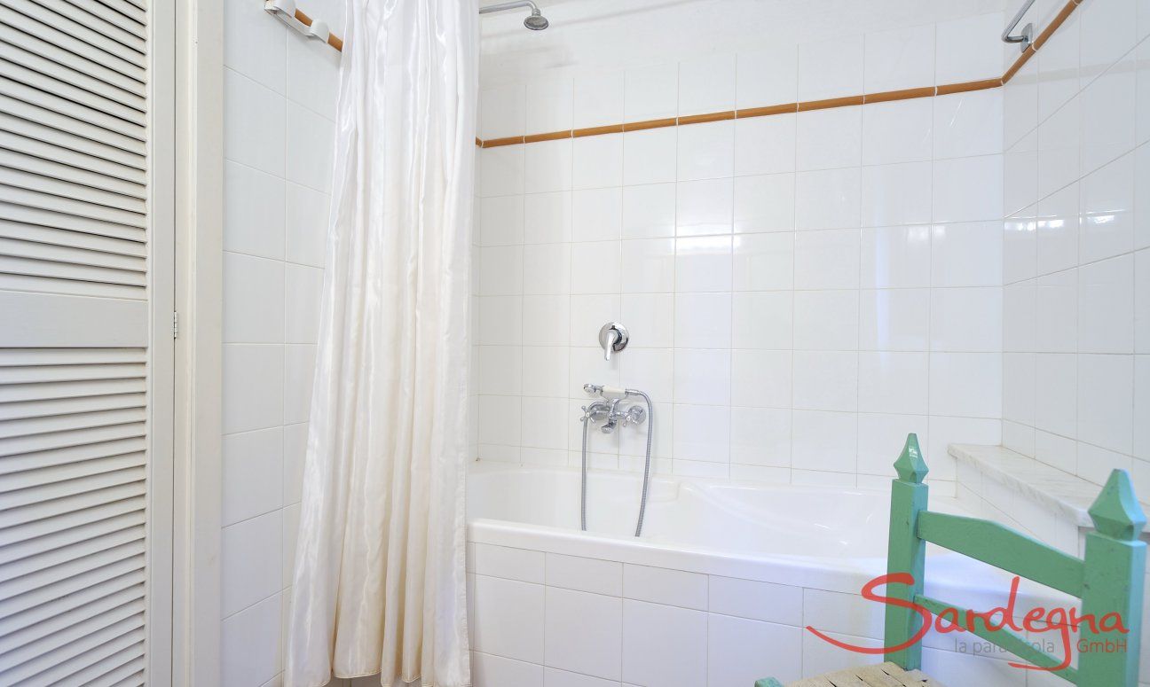 Casa Su Faru 5 | Bad 1 mit Badewanne Bad 1 mit Badewanne