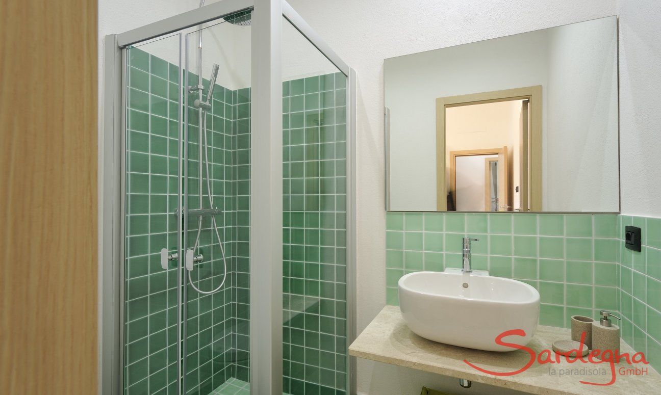 Apartment Cala Liberotto I | Badezimmer 1 mit Dusche Badezimmer 1 mit Dusche