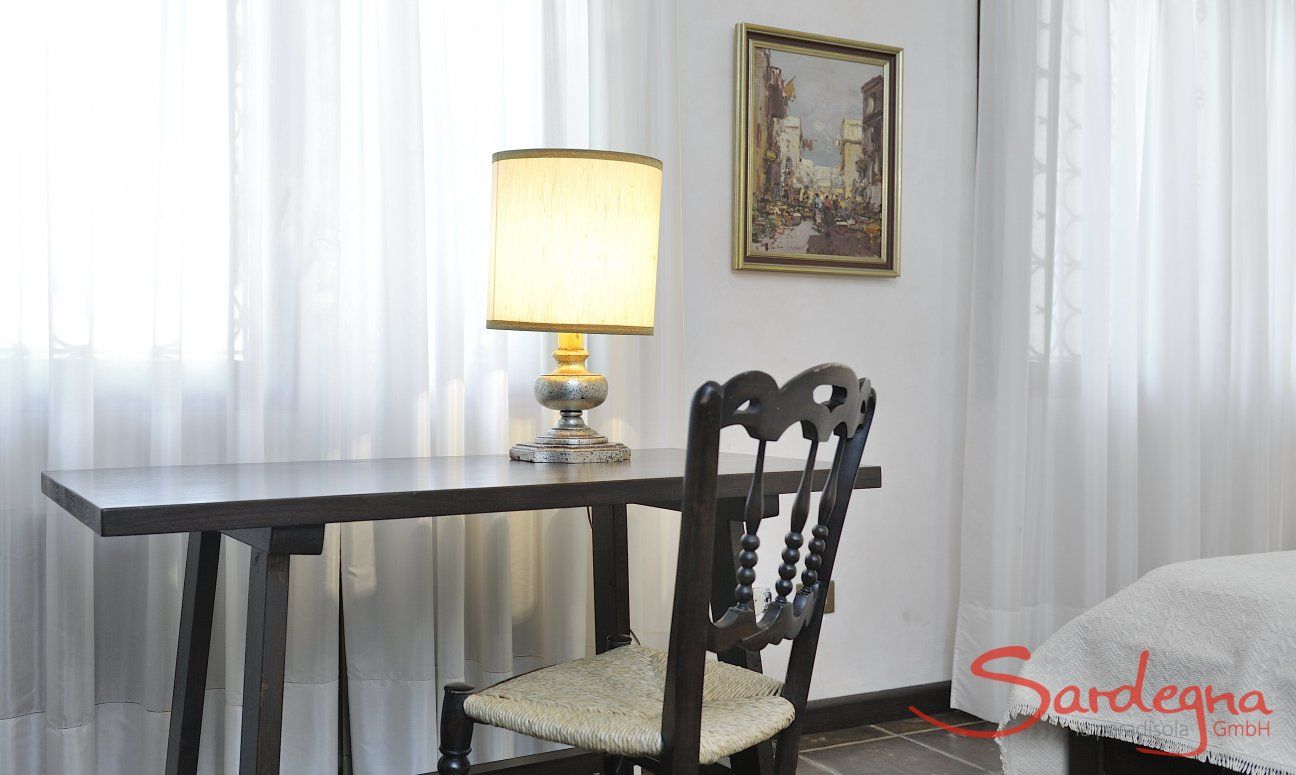 Villa Nautilus | Schreibtisch in Schlafzimmer 2 Schlafzimmer, Detail