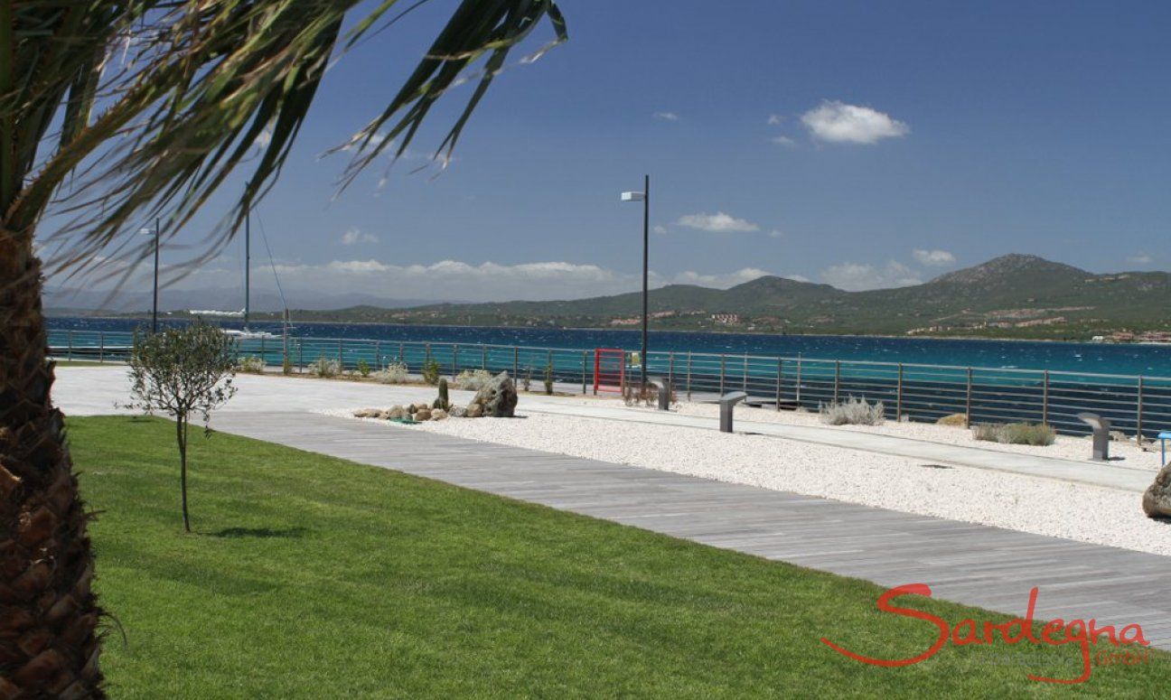 Villa Golfo Aranci | Strandpromenade direkt vor dem Haus Sardinien