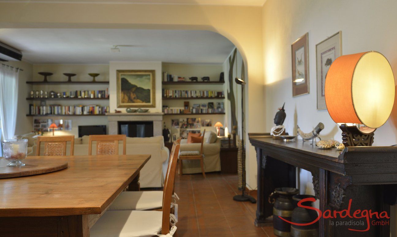 Villa Ulivi 12 | Wohnzimmer mit Essbereich und Loungebereich Ess- und Wohnzimmer