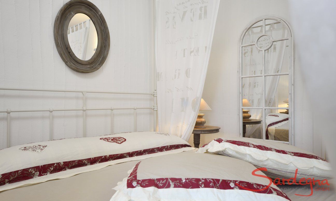 Li Conchi 11 | Schlafzimmer 1 mit Himmelbett Schlafzimmer 1