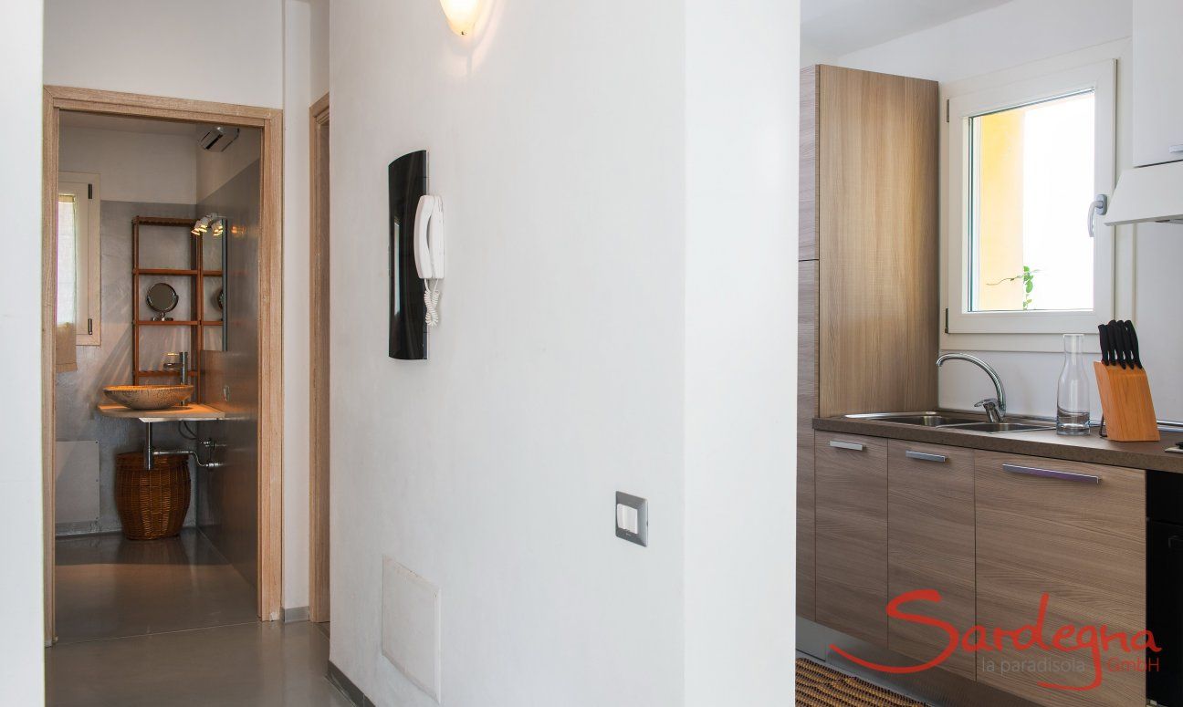 Villa Caterina | Blick auf Küche und Bad Blick auf Küche und Bad