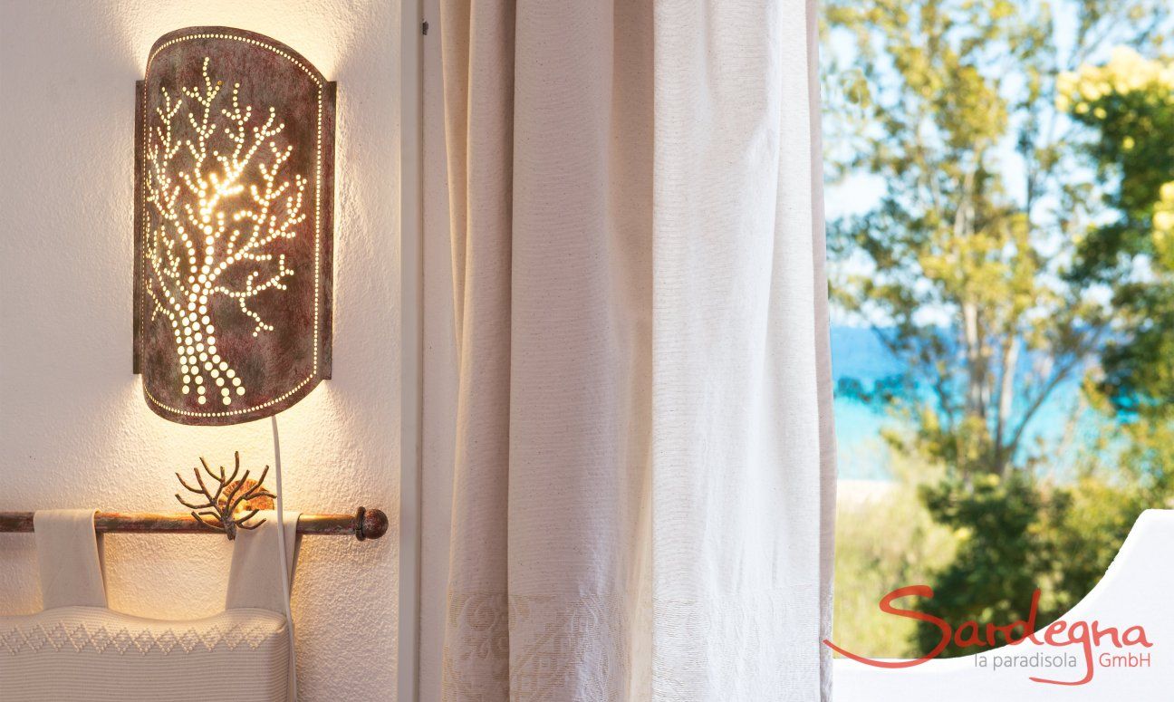 Apartment Orri 3 | Schlafzimmer 1 mit Blick auf das Meer, im 2. Stock Schlafzimmer 2, Detail