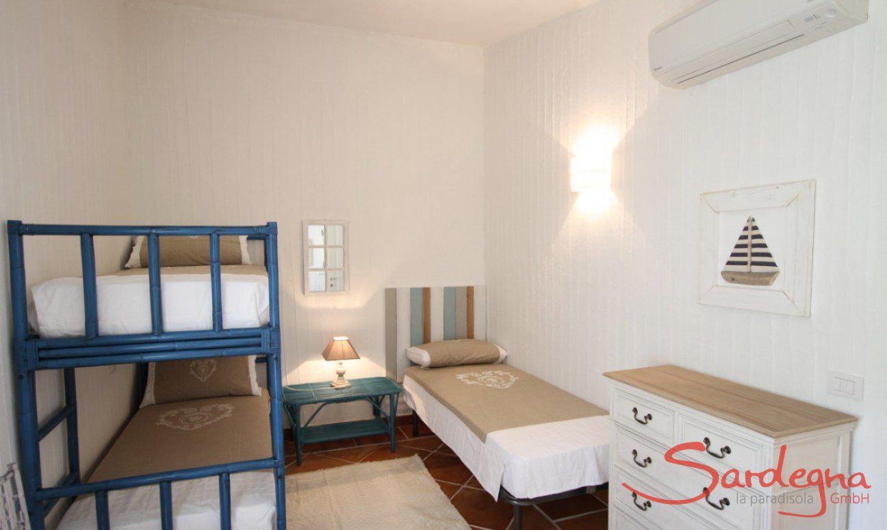 Li Conchi 33 | Schlafzimmer 2 mit Hochbett und einem Einzelbett Schlafzimmer 2