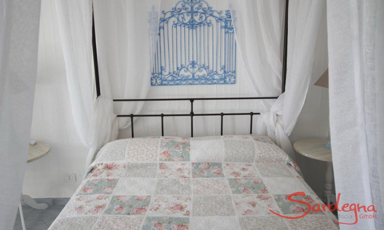 Li Conchi 11 | Schlafzimmer 3 UG mit Himmelbett Schlafzimmer 3 UG