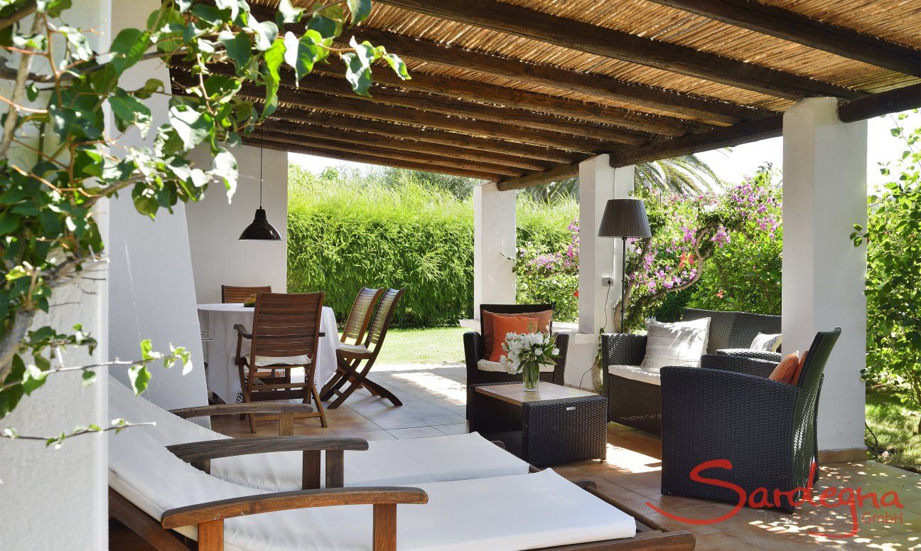 Villa Kika | Terrasse mit Ess-und Loungebereich Terrasse mit Ess-und Loungebereich