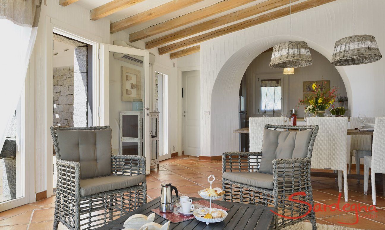 Li Conchi 6 | Wohnzimmer mit Blick zur offenen Küche Wohnzimmer