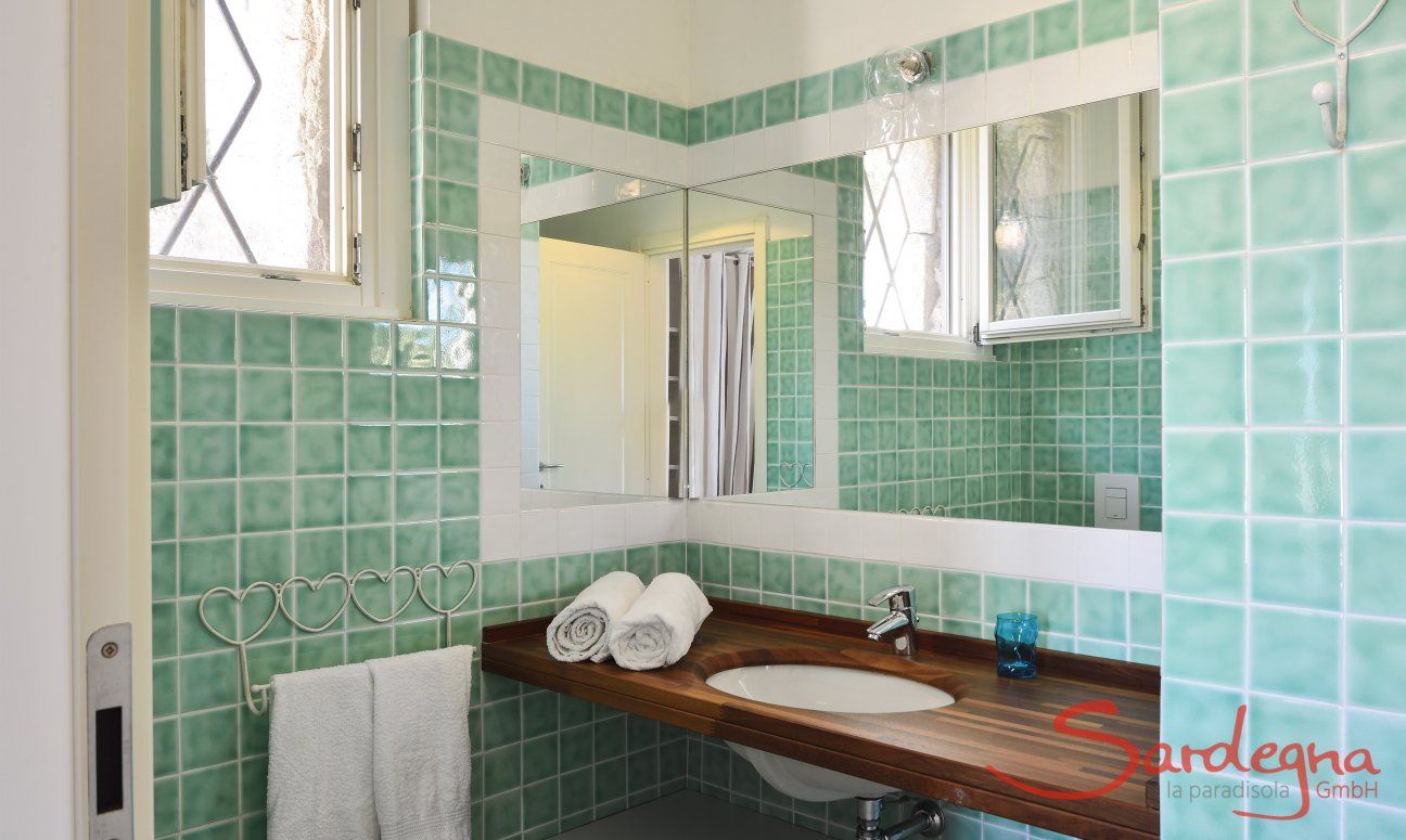 Li Conchi 1 | Ensuite-Bad zu Schlafzimmer 1 mit Dusche Bad 1