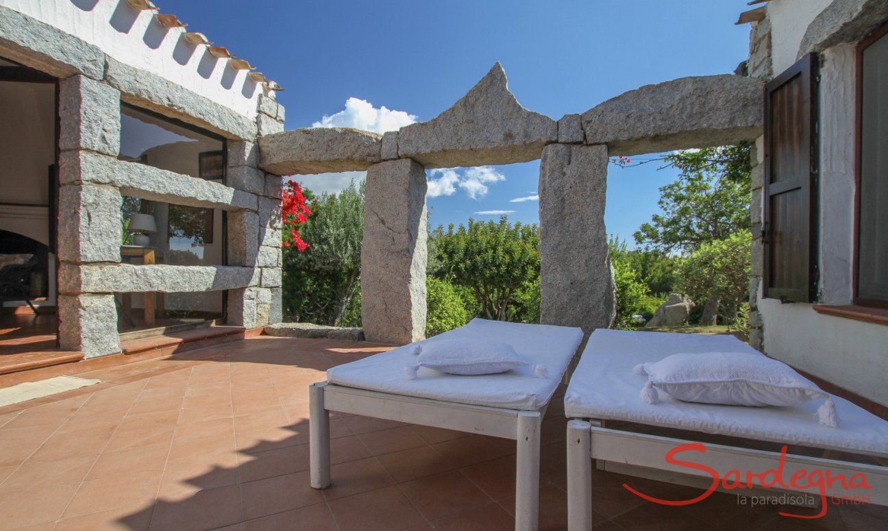 Casa 1 | Sonnenliegen auf der großen Terrasse Relax auf der Terrasse