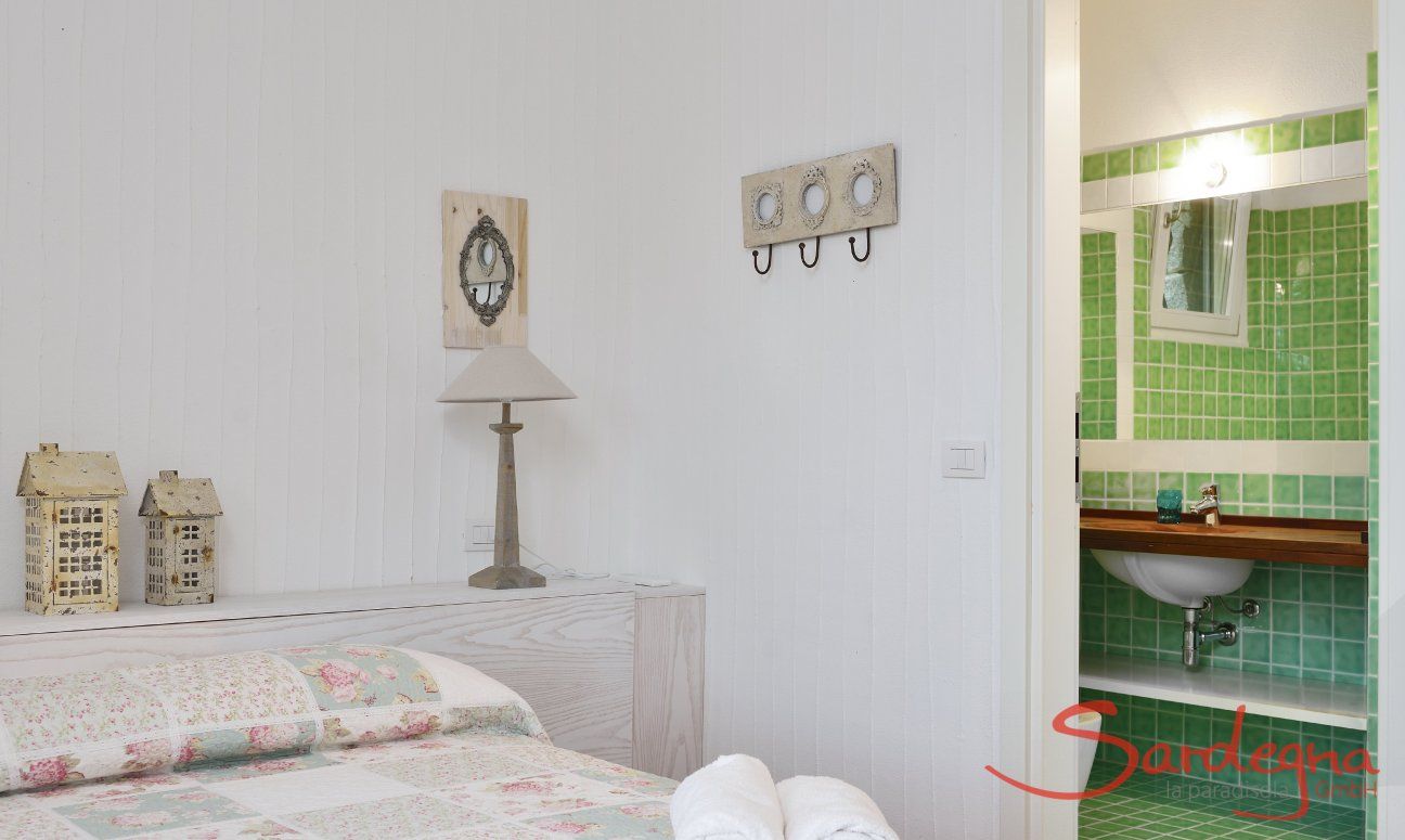 Li Conchi 16 | Schlafzimmer 1 mit Ensuite Bad Schlafzimmer 1