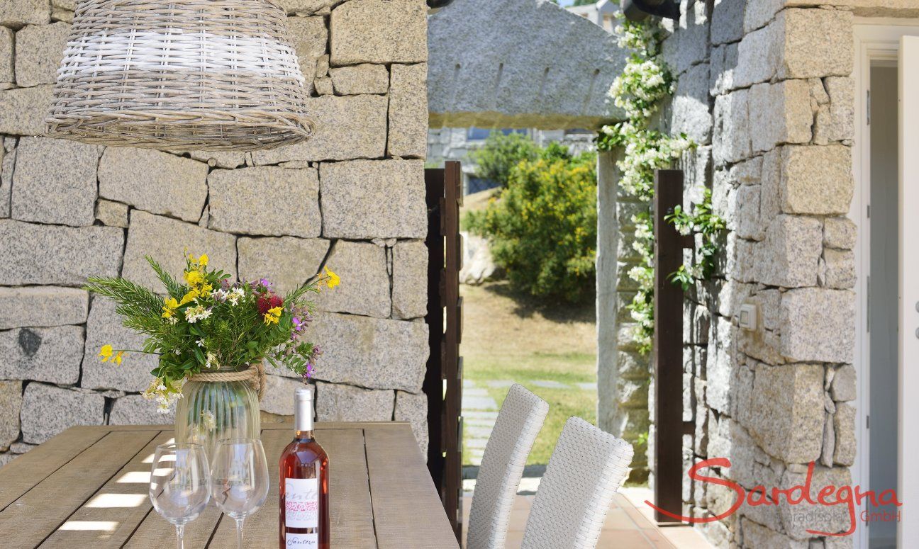 Li Conchi 14 | Terrasse mit Esstisch im Freien Terrasse