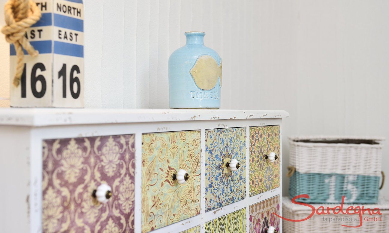 Li Conchi 14 | Bunte Möbel im Schlafzimmer Detail, Schlafzimmer