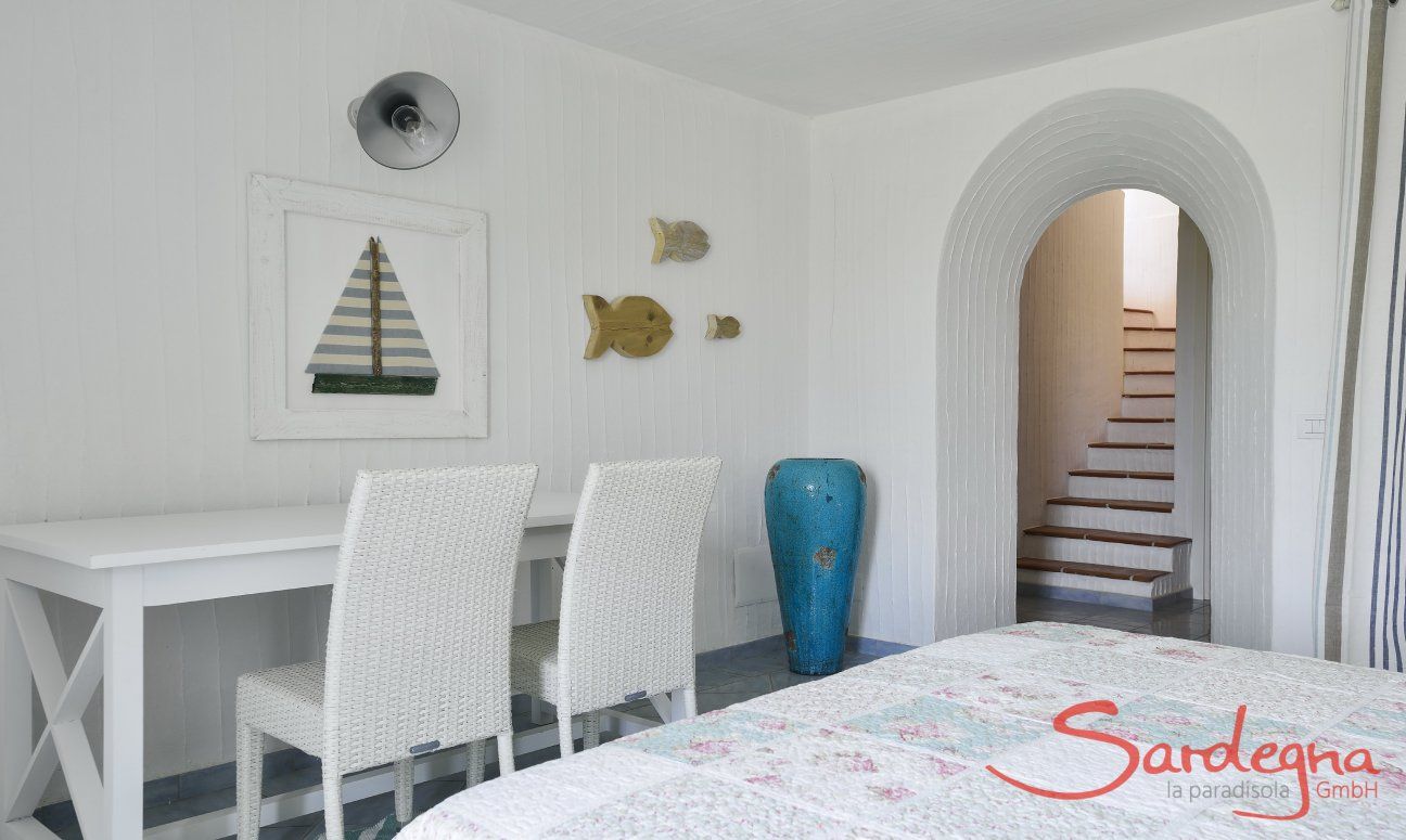 Li Conchi 29 | Zum Schlafzimmer 3 führt eine Treppe von der Terrasse in das Untergeschoß Schlafzimmer 3 UG