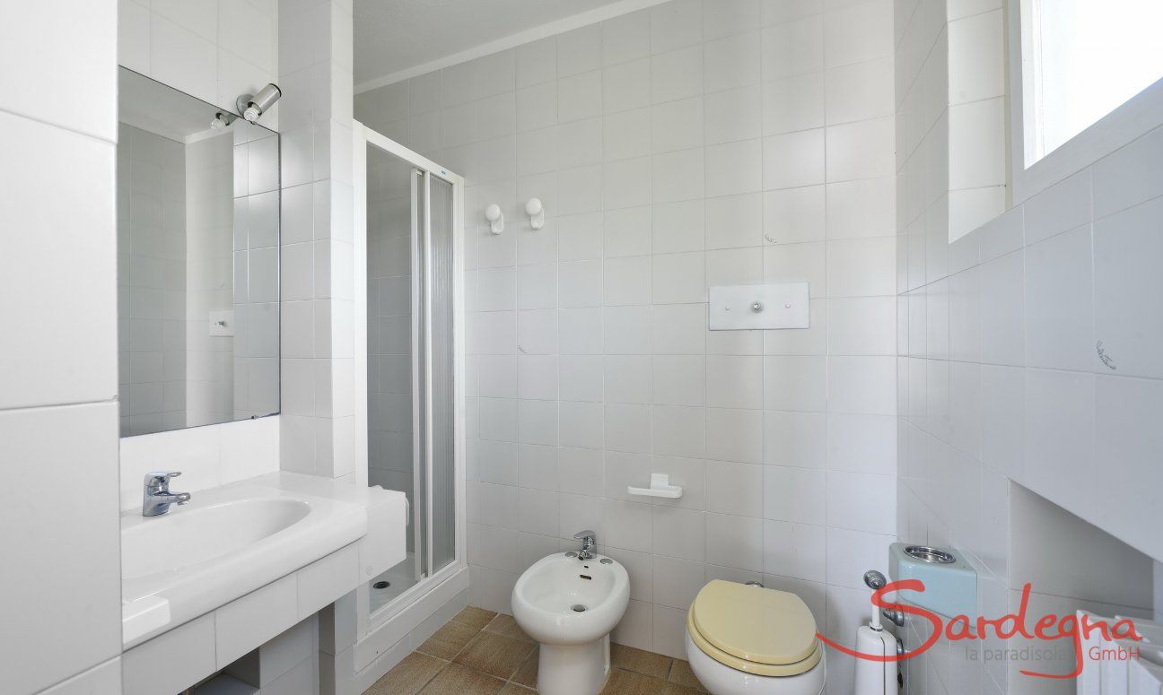 Ensuite Bad vom 4 Schlafzimmer mit Dusche und Bidet 