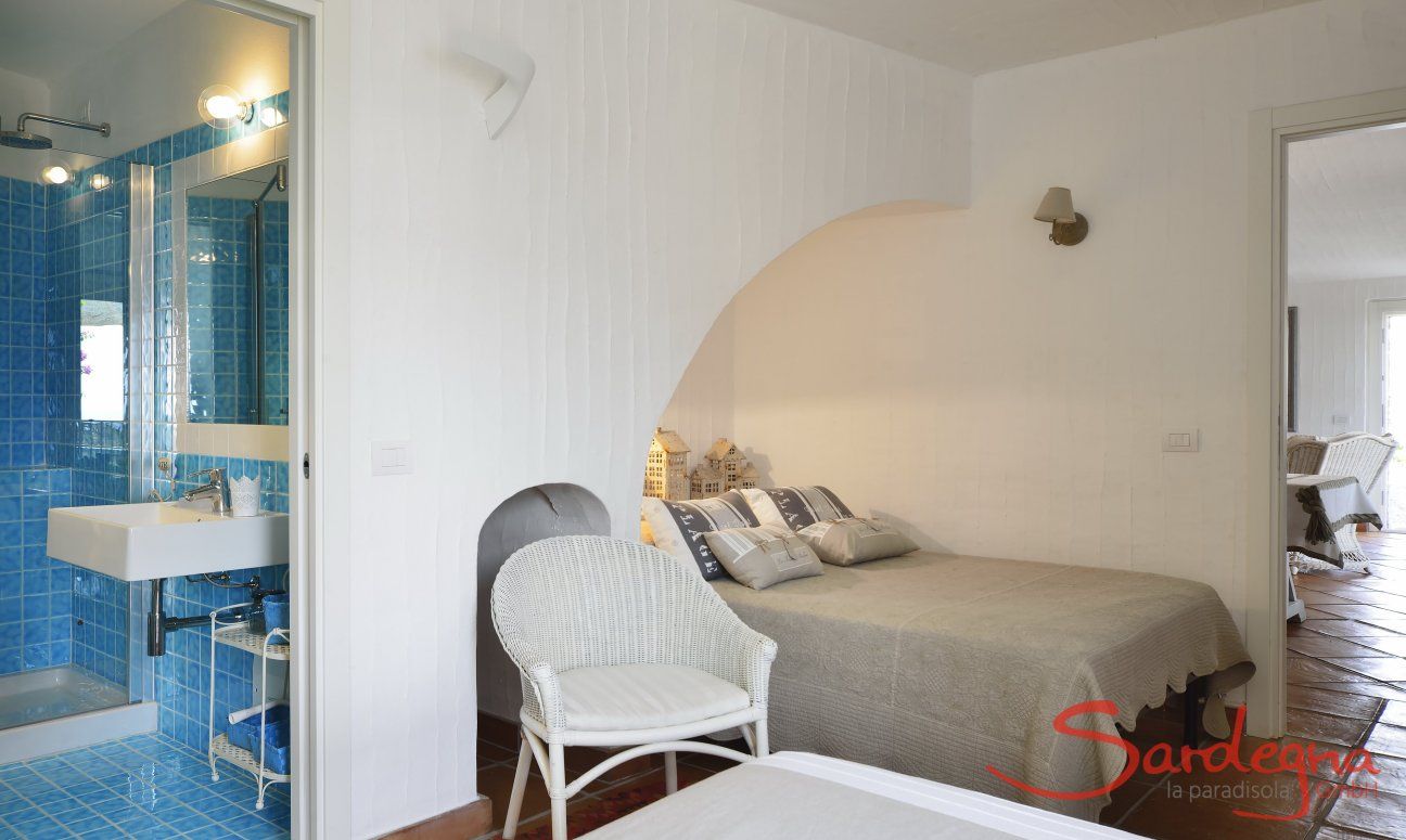 Li Conchi 8 | Schlafzimmer 1 mit Ensuite Bad Schlafzimmer mit Ensuite Bad