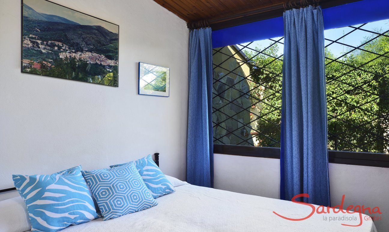 Villa Maria Lina | Helles Schlafzimmer 1 mit Doppelbett Helles Schlafzimmer 1 mit Doppelbett