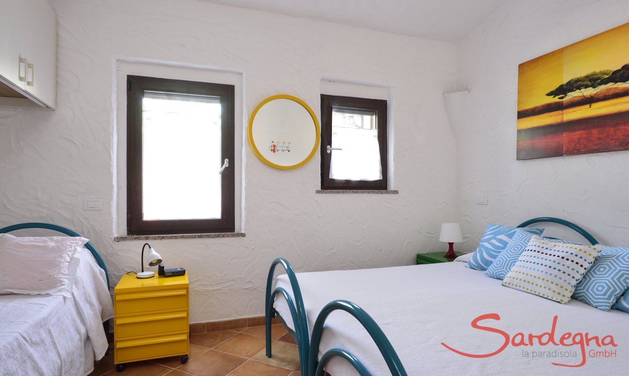 Villa Gaia | Schlafzimmer 2 mit Doppelbett und Einzelbett Schlafzimmer 2 mit Doppelbett und Einzelbett