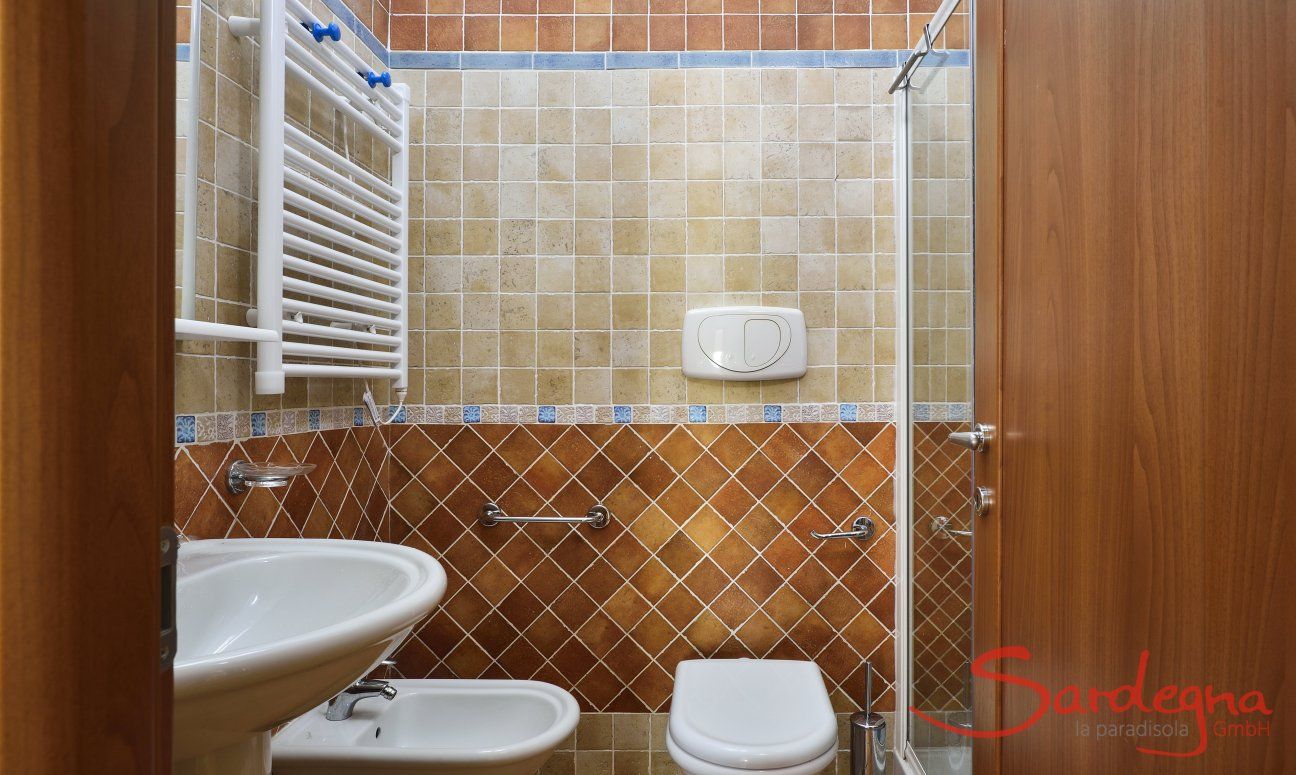 Villa Gaia | Bad mit Dusche und Bidet Bad mit Dusche und Bidet