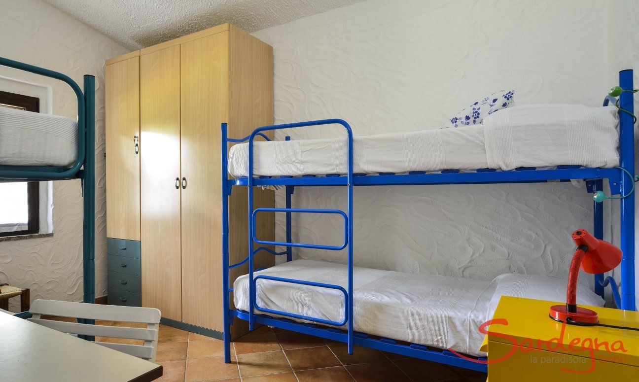Villa Gaia | Schlafzimmer 3 mit 2 Etagenbetten 4-Bett-Zimmer mit Schrank