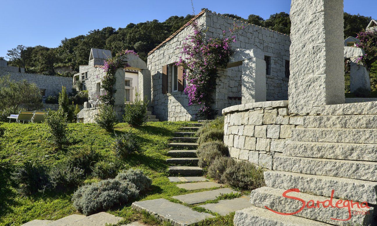 Li Conchi 7 | Granittreppen zur Piazzetta und zum Ferienhaus Zugang Terrasse Li Conchi 7