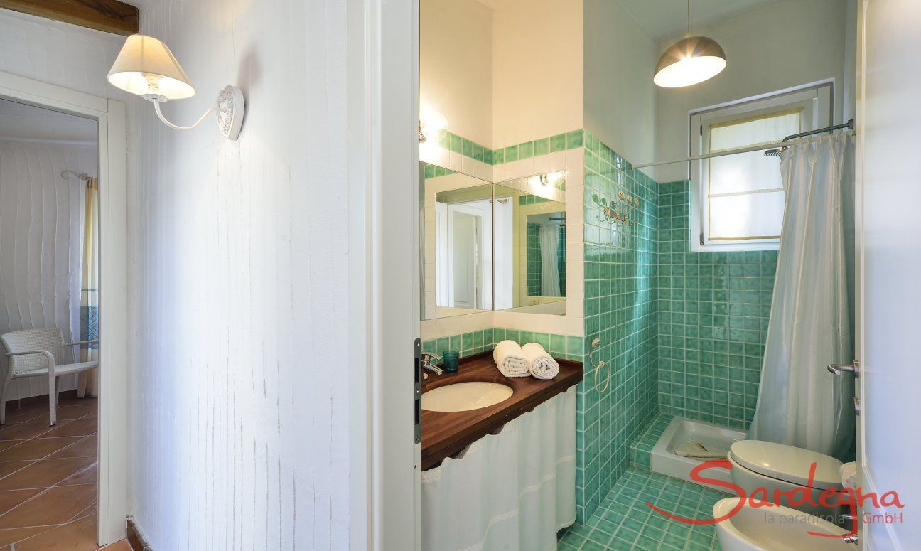 Li Conchi 9 | Badezimmer 2 mit Dusche und Bidet Bad mit Dusche in hellgrün Li Conchi 9, Cala Sinzias