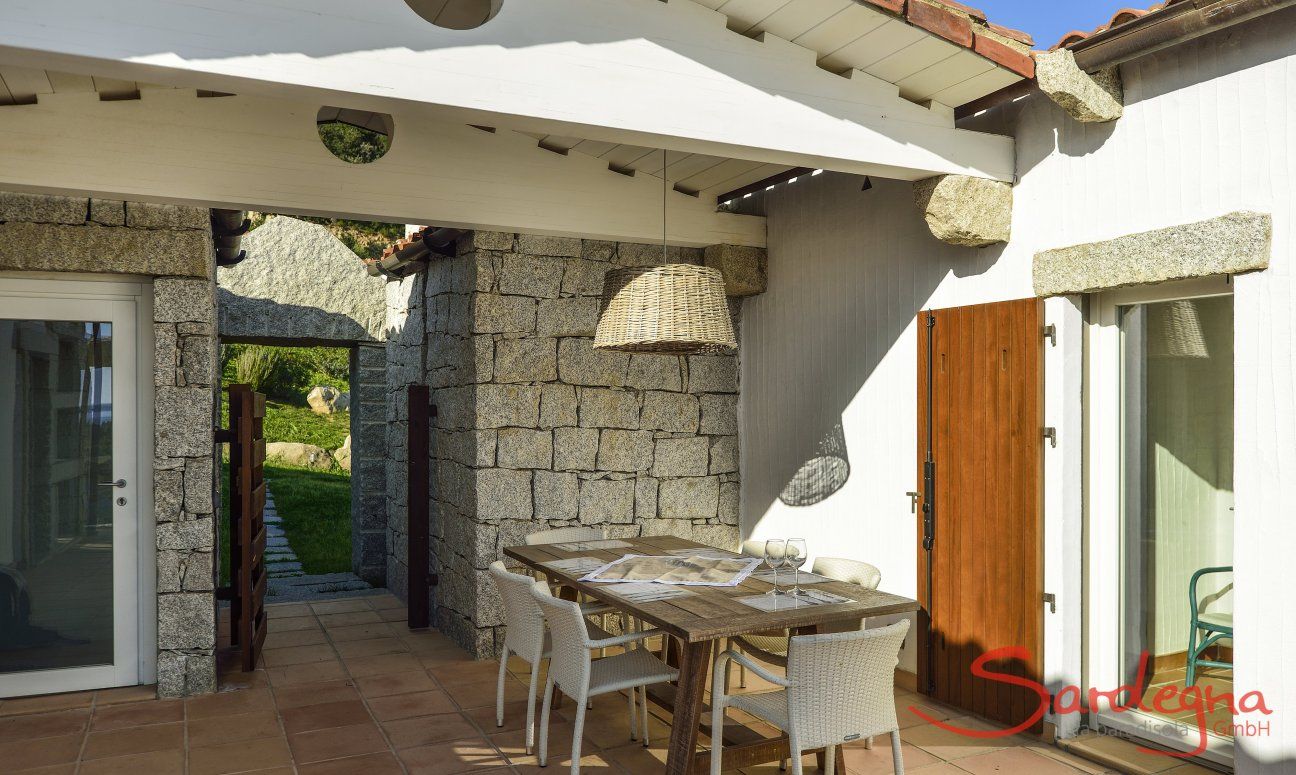 Li Conchi 17 | Großzügiger Esstisch im Freien im +berdachten Patio Li Conchi 17 Patio