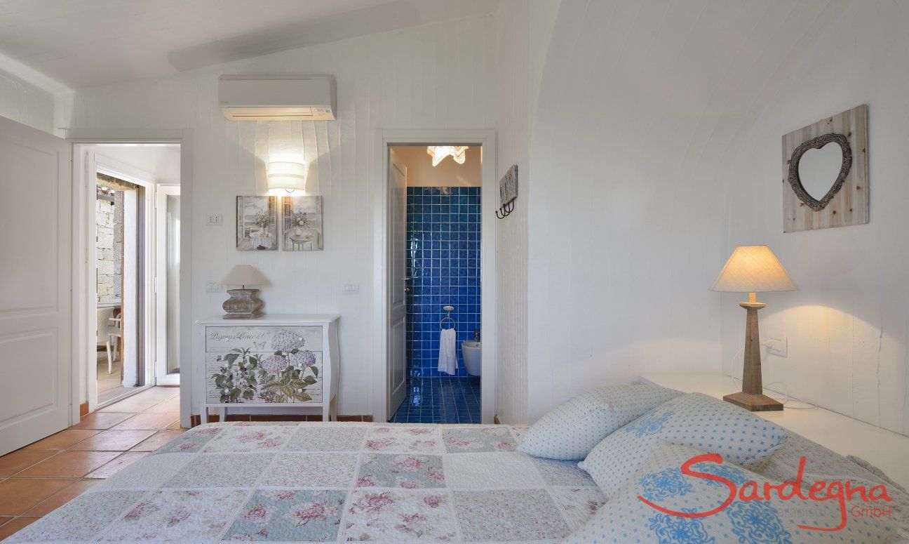 Li Conchi 17 | Schlafzimmer 1 mit privatem Bad Schlafzimmer 1 mit Bad