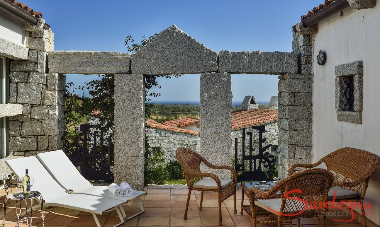 Li Conchi 26 | Terrasse mit Aussensofa, Sonnenliegen und Meerblick Terrasse