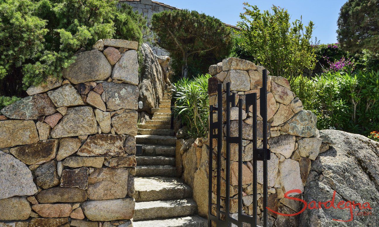 Villa Domus 9d | Aufstieg zum Pavillon Aufstieg zum Pavillon