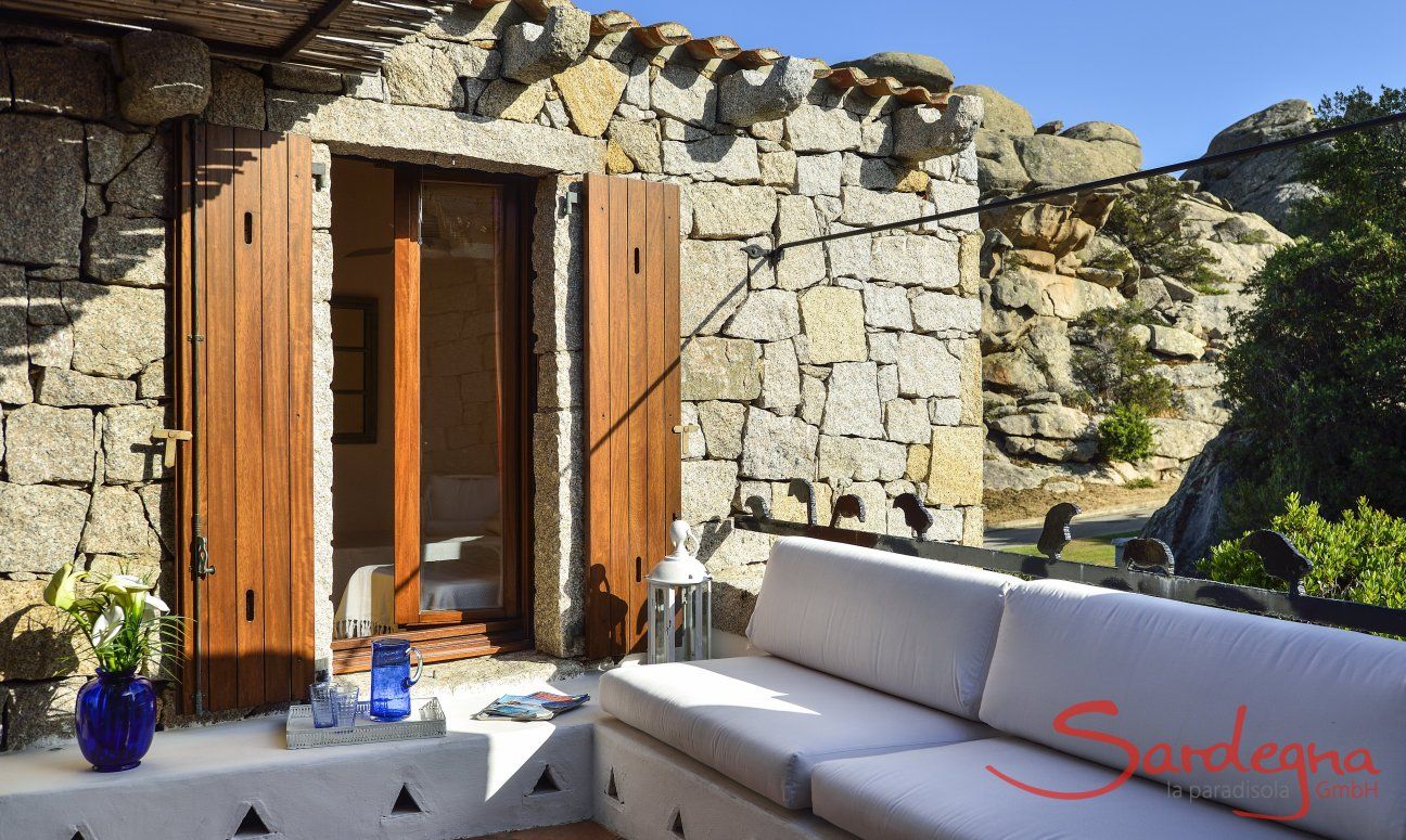 Penthouse Domus 16 | Loungebereich im Costa Smeralda Stil Loungebereich im Costa Smeralda Stil