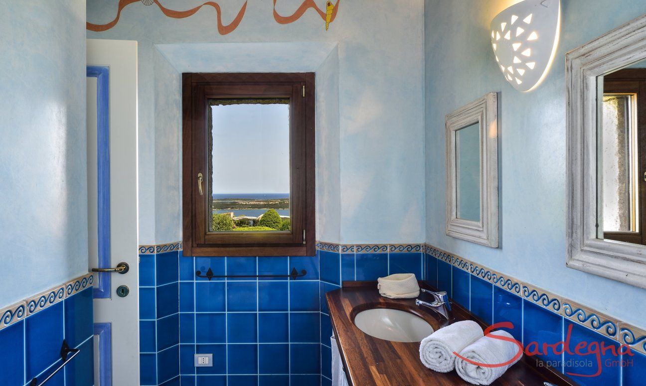 Penthouse Domus 16 | Badezimmer 2 mit Dusche und zwei Waschbecken Badezimmer 2 mit Dusche und zwei Waschbecken