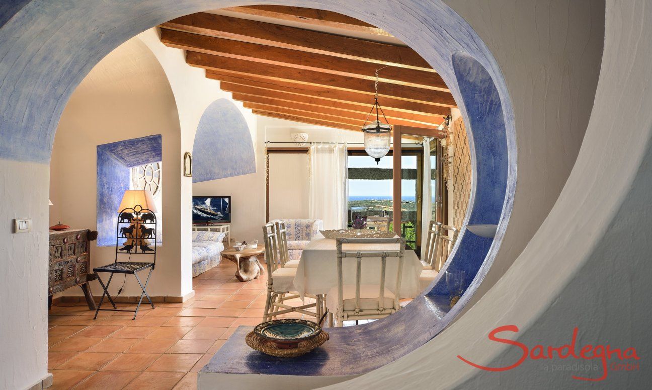 Penthouse Domus 16 | Blick aus der Küche auf den Wohnbereich Blick aus der Küche auf den Wohnbereich